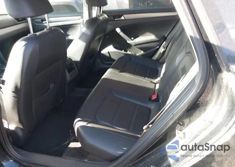 2015 Volkswagen Passat 1.8T Limited Edition z USA, uszkodzony, nr VIN 1VWAT7A3XFC116145